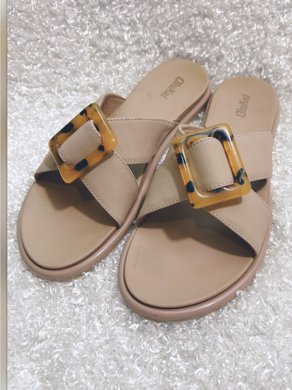 OluKai Womens La’i Taupe Slide Sandals